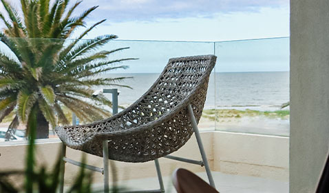 Frente al mar, Hotel Cottage Carrasco, Montevideo, Uruguay.