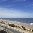 Vista panoramica de la rambla en hotel Cottage Carrasco. Río de la Plata, Montevideo, Uruguay